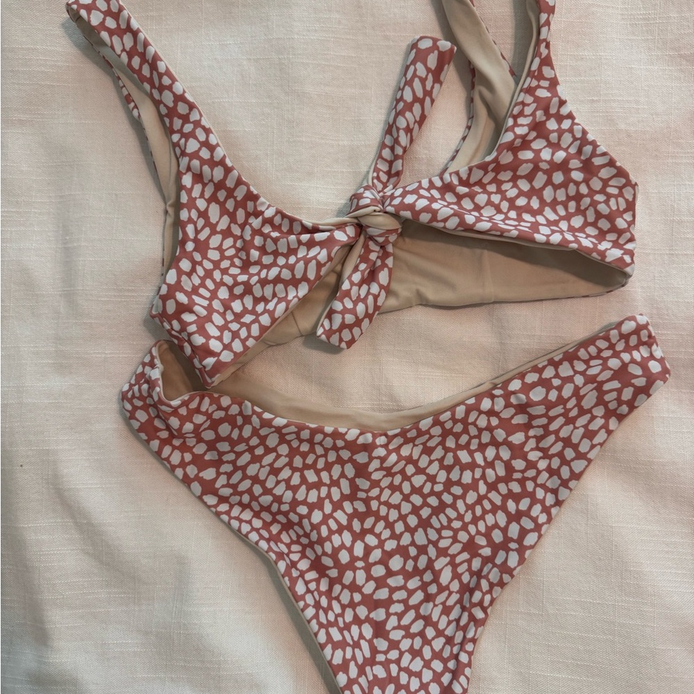 Pink And White Patterned Bikini Set - image 2